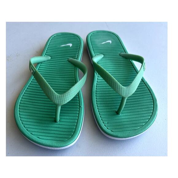 Nike Solarsoft soft lime Flip Flops, women's size 7 - Picture 2 of 6